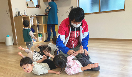 体操・リトミック・ふれあいあそびの画像