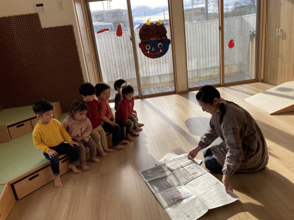 写真: 新聞紙で豆をつくるぞ💪